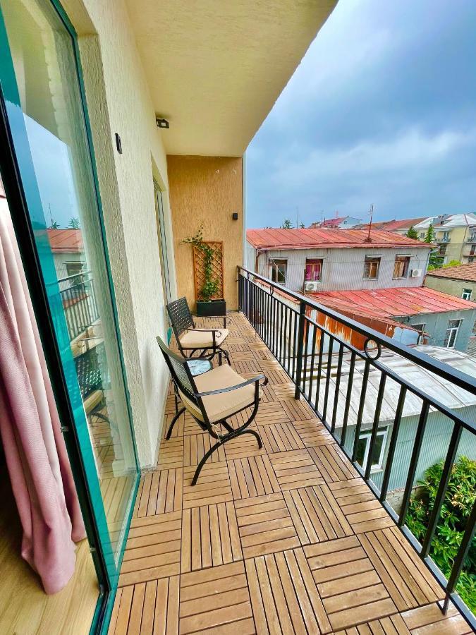 Hcg Art'Muse Apartment Batumi Bagian luar foto